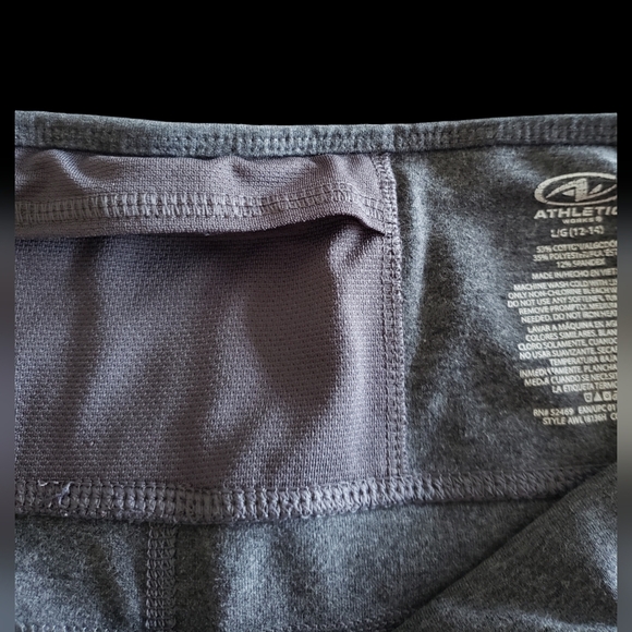 Womens Athletic Works capri leggings in grey. Size L 12-14 - Picture 2 of 3